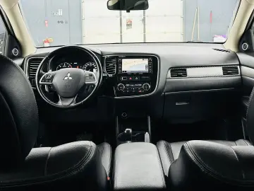 MITSUBISHI OUTLANDER 2013 2.2D E5 Garantie 12 Luni Rate Avan