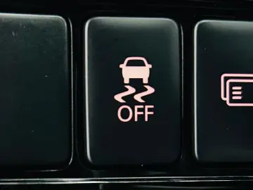 MITSUBISHI OUTLANDER 2013 2.2D E5 Garantie 12 Luni Rate Avan