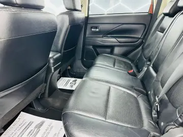 MITSUBISHI OUTLANDER 2013 2.2D E5 Garantie 12 Luni Rate Avan