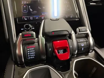 LAMBORGHINI Urus 4.0 V8 Autom.