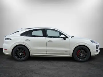 PORSCHE Cayenne Coupe GTS