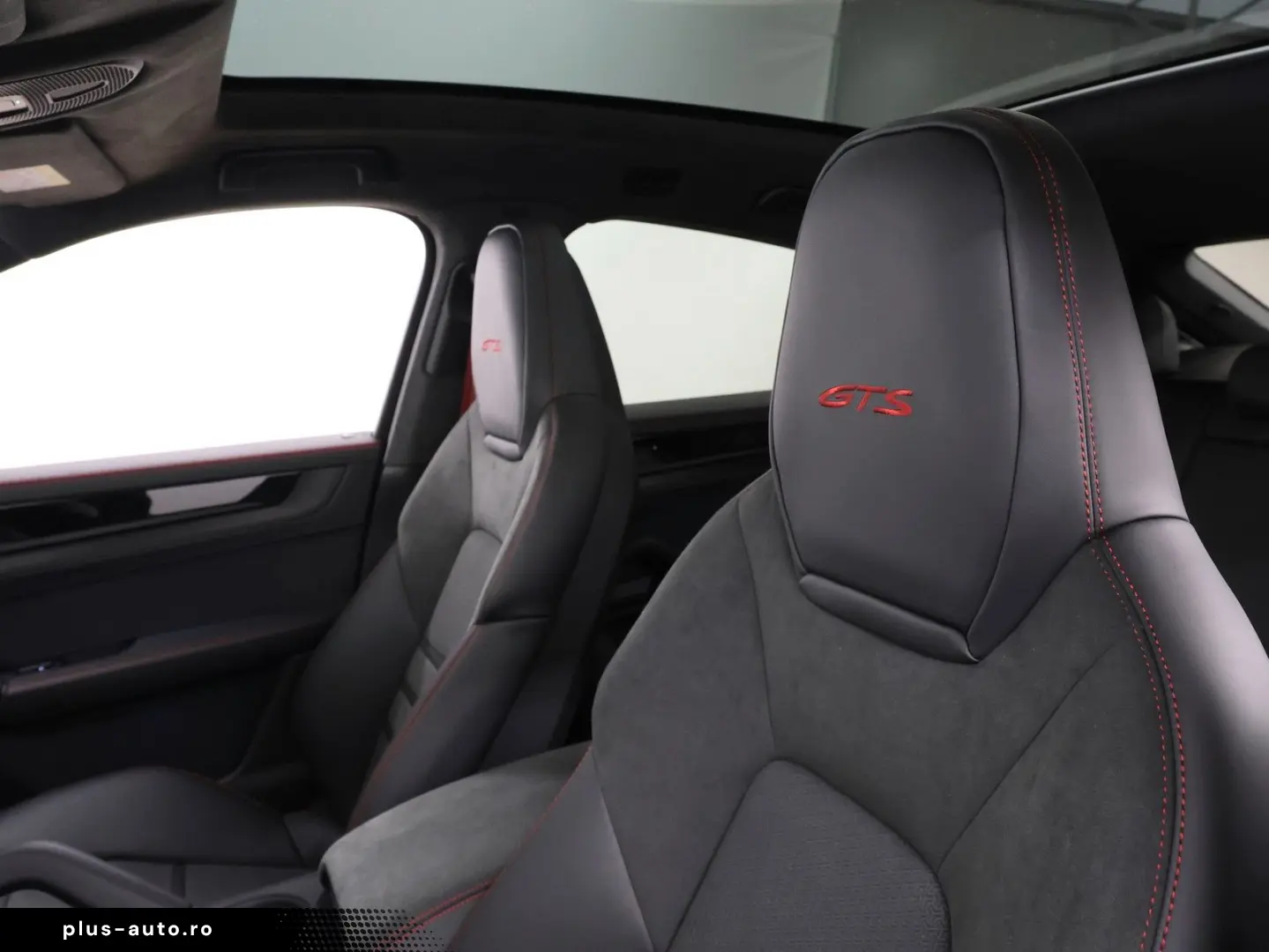 PORSCHE Cayenne Coupe GTS