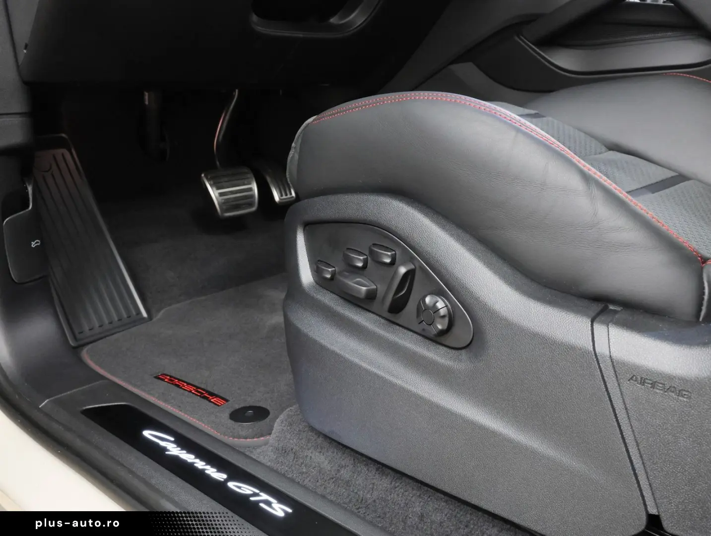 PORSCHE Cayenne Coupe GTS