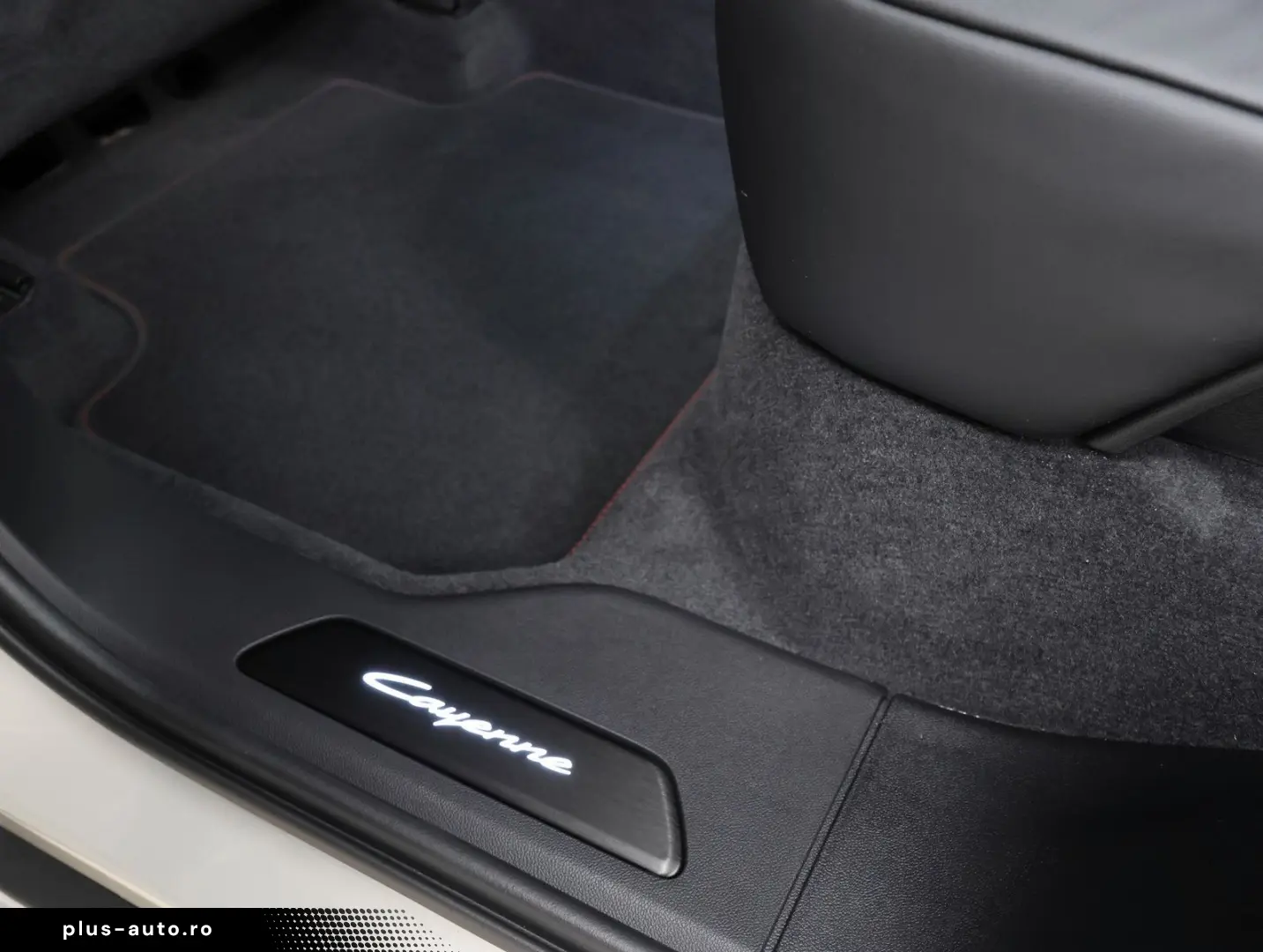 PORSCHE Cayenne Coupe GTS