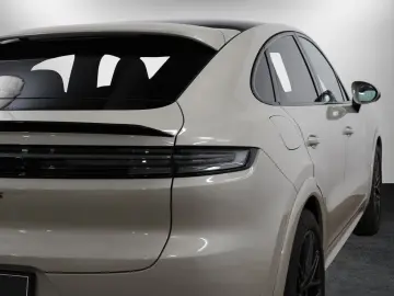 PORSCHE Cayenne Coupe GTS