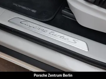 PORSCHE Cayenne Turbo S E-Hybrid HA-Lenkung Nachtsicht