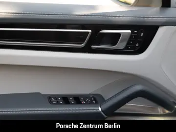 PORSCHE Cayenne Turbo S E-Hybrid HA-Lenkung Nachtsicht