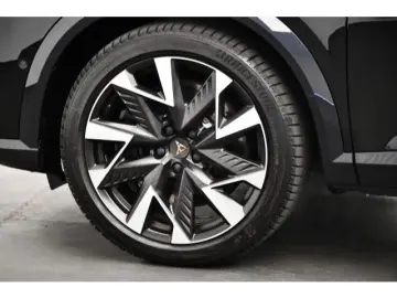 CUPRA Formentor 2.0TSI 4Drive DSG VZ PANO NAVI LED PDC