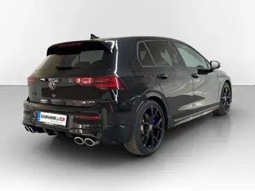 VW Golf VIII 2.0 TSI DSG 4Motion R DCC PANO HUD HAR