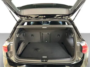 VW Golf VIII 2.0 TSI DSG 4Motion R DCC PANO HUD HAR