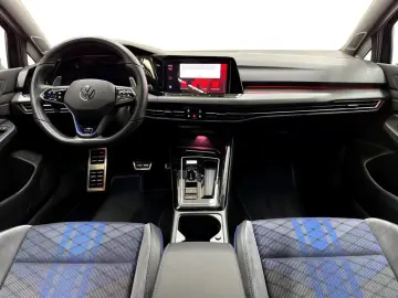 VW Golf VIII 2.0 TSI DSG 4Motion R DCC PANO HUD HAR