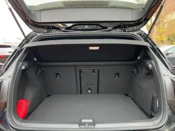 VW Golf VIII R 4M 2.0 TSI DSG MATRIX PANO NAVI DCC