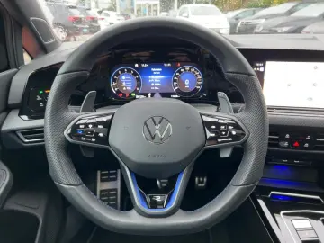 VW Golf VIII R 4M 2.0 TSI DSG MATRIX PANO NAVI DCC