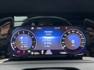 VW Golf VIII R 4M 2.0 TSI DSG MATRIX PANO NAVI DCC