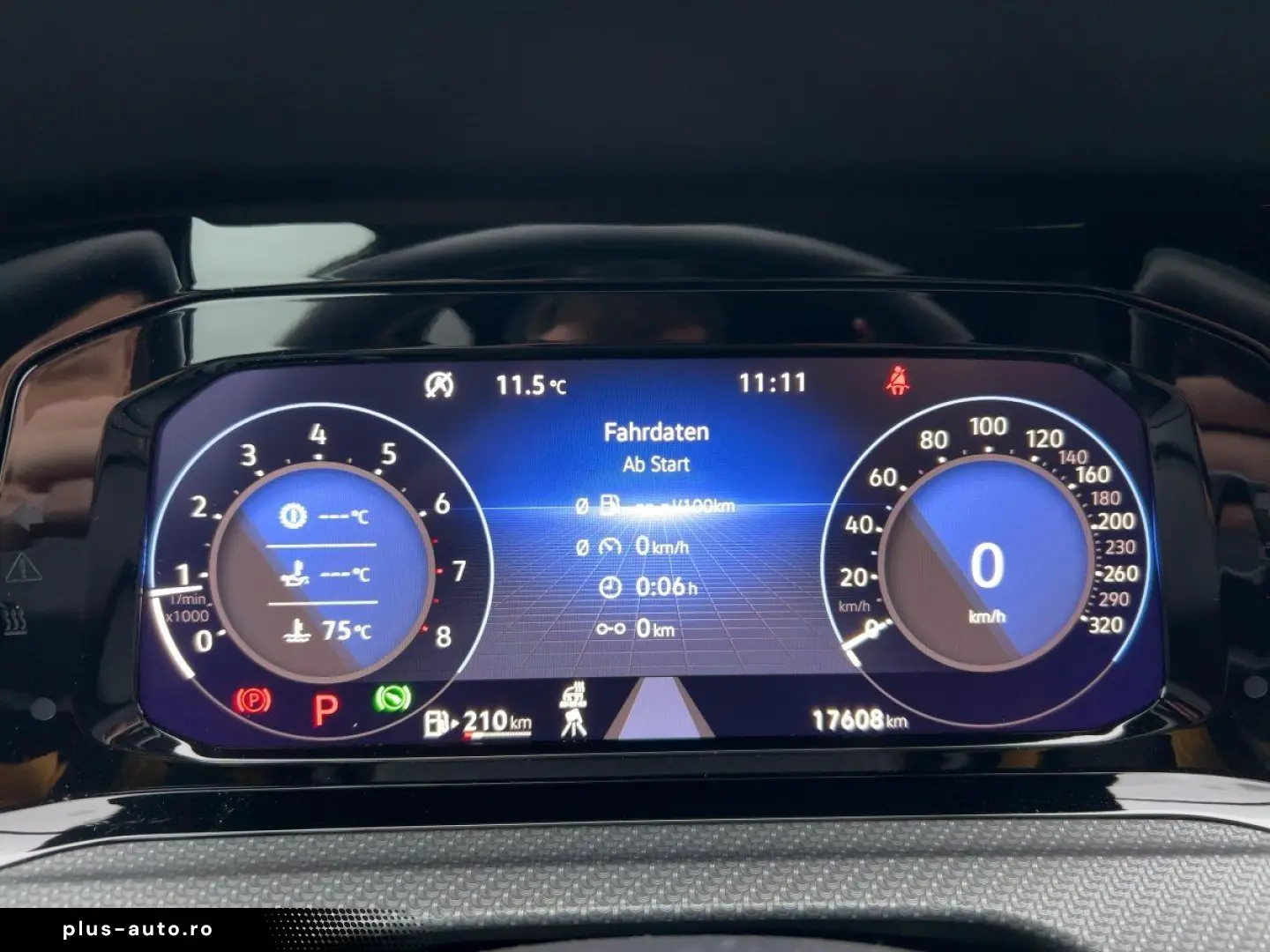 VW Golf VIII R 4M 2.0 TSI DSG MATRIX PANO NAVI DCC