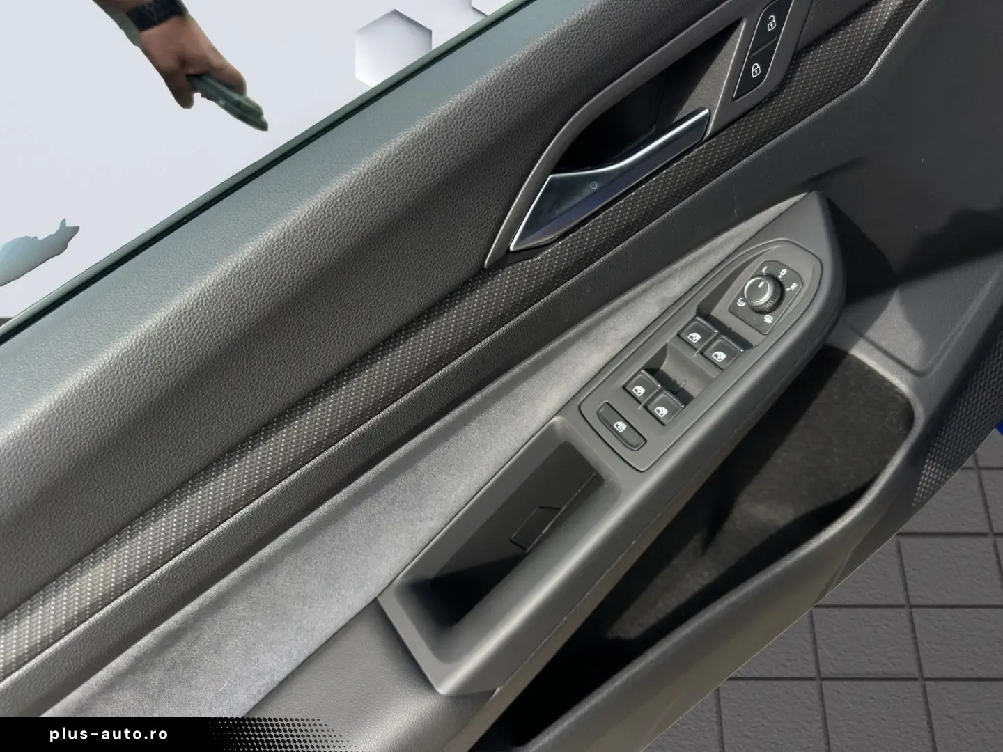 VW Golf R VIII 2.0 TSI 4Motion DSG 235kW LED HuD Ap