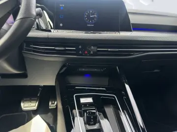 VW Golf R VIII 2.0 TSI 4Motion DSG 235kW LED HuD Ap