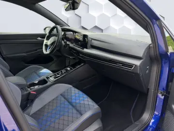 VW Golf R VIII 2.0 TSI 4Motion DSG 235kW LED HuD Ap