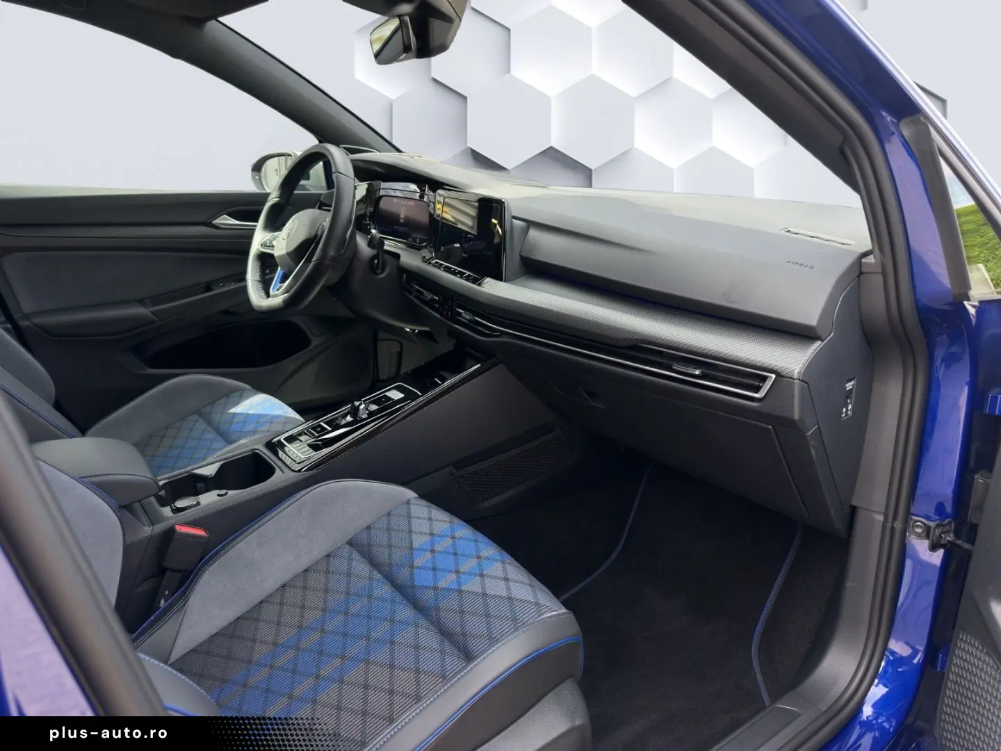 VW Golf R VIII 2.0 TSI 4Motion DSG 235kW LED HuD Ap