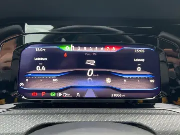 VW Golf VIII R 4M 2.0 TSI DSG MATRIX PANO NAVI DCC