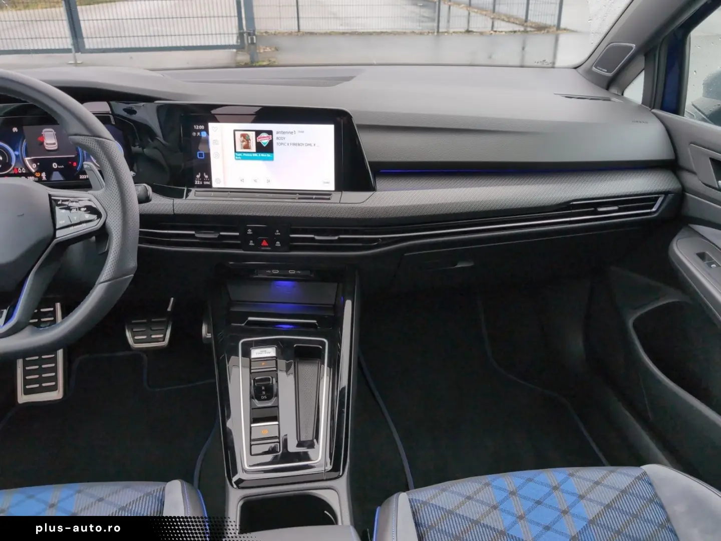 VW Golf VIII R 4M Navi LED Pano Head-UP! Harman Kar