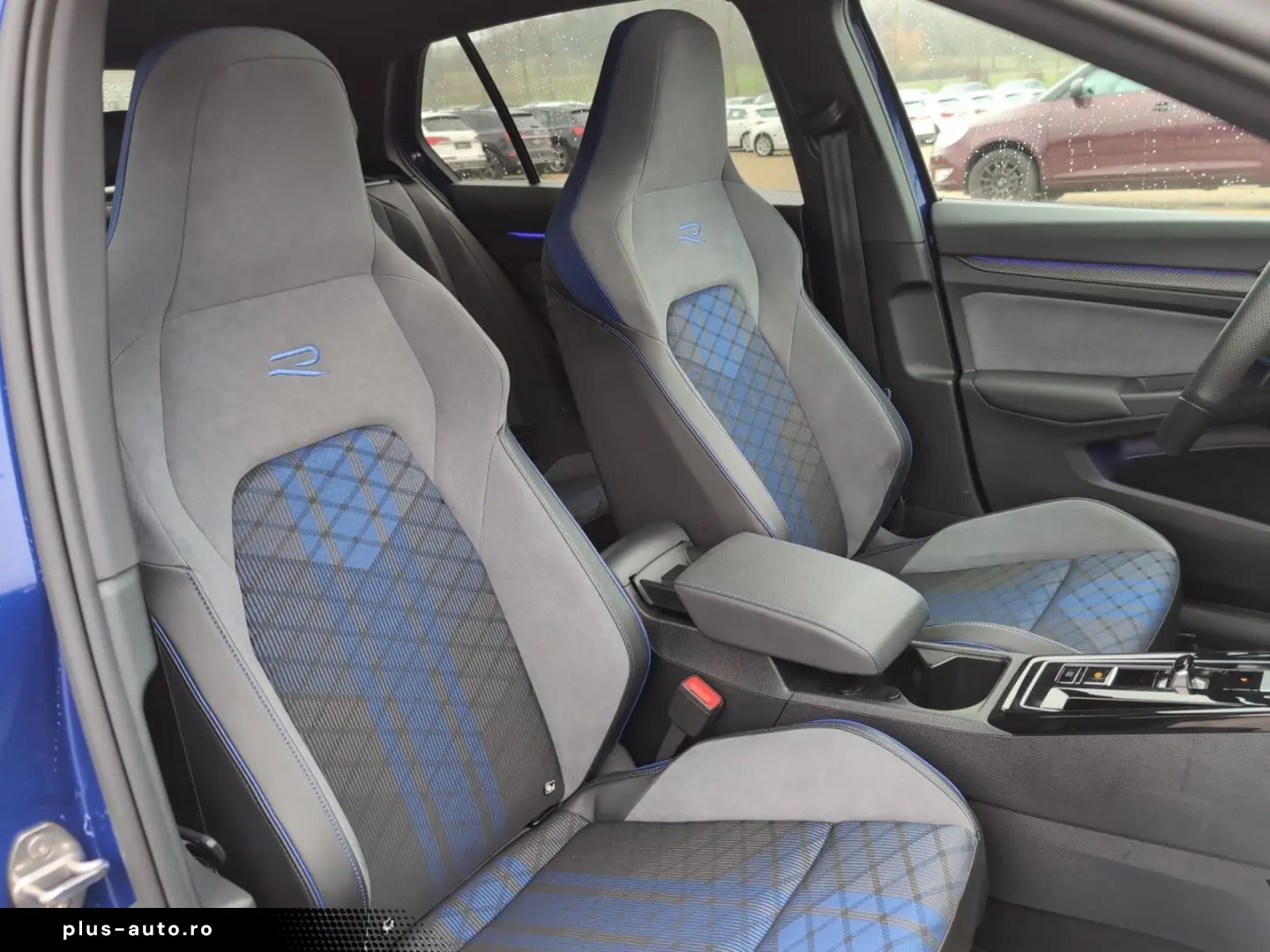 VW Golf VIII R 4M Navi LED Pano Head-UP! Harman Kar