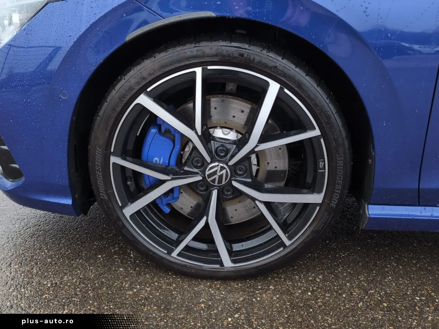 VW Golf VIII R 4M Navi LED Pano Head-UP! Harman Kar