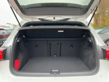 VW Golf VIII R 4M 2.0 TSI DSG MATRIX PANO NAVI DCC