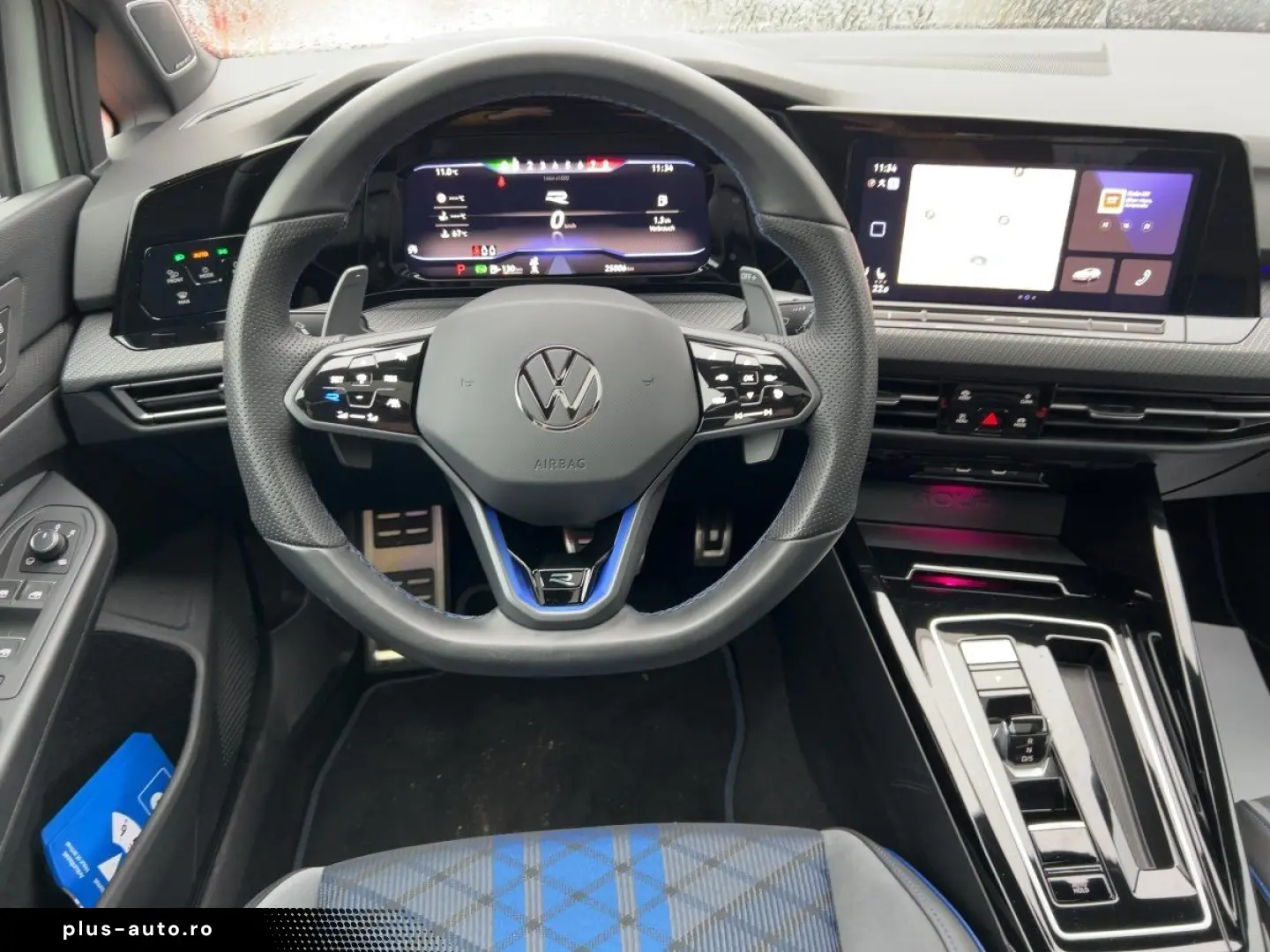 VW Golf VIII R 4M 2.0 TSI DSG MATRIX PANO NAVI DCC