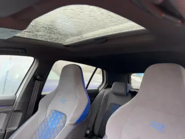 VW Golf VIII R 4M 2.0 TSI DSG MATRIX PANO NAVI DCC