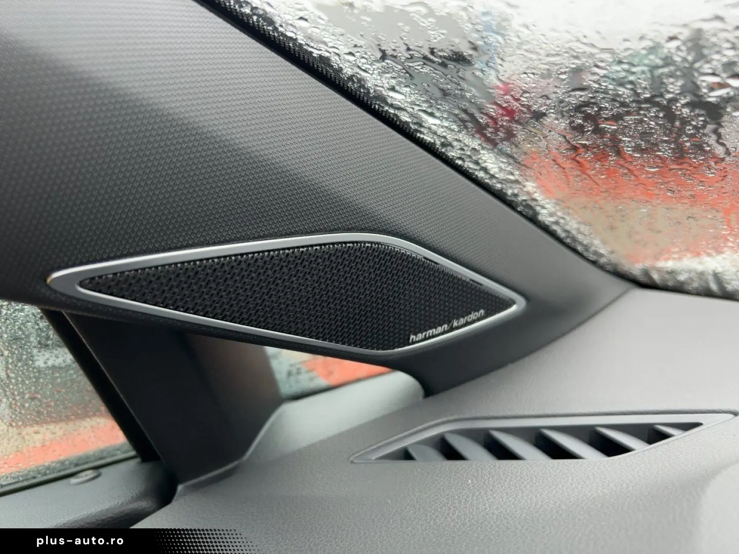 VW Golf VIII R 4M 2.0 TSI DSG MATRIX PANO NAVI DCC