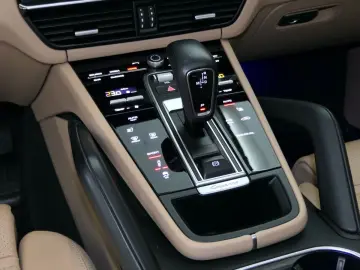 PORSCHE Cayenne Platinum Edition PANO Sport-Design Softc