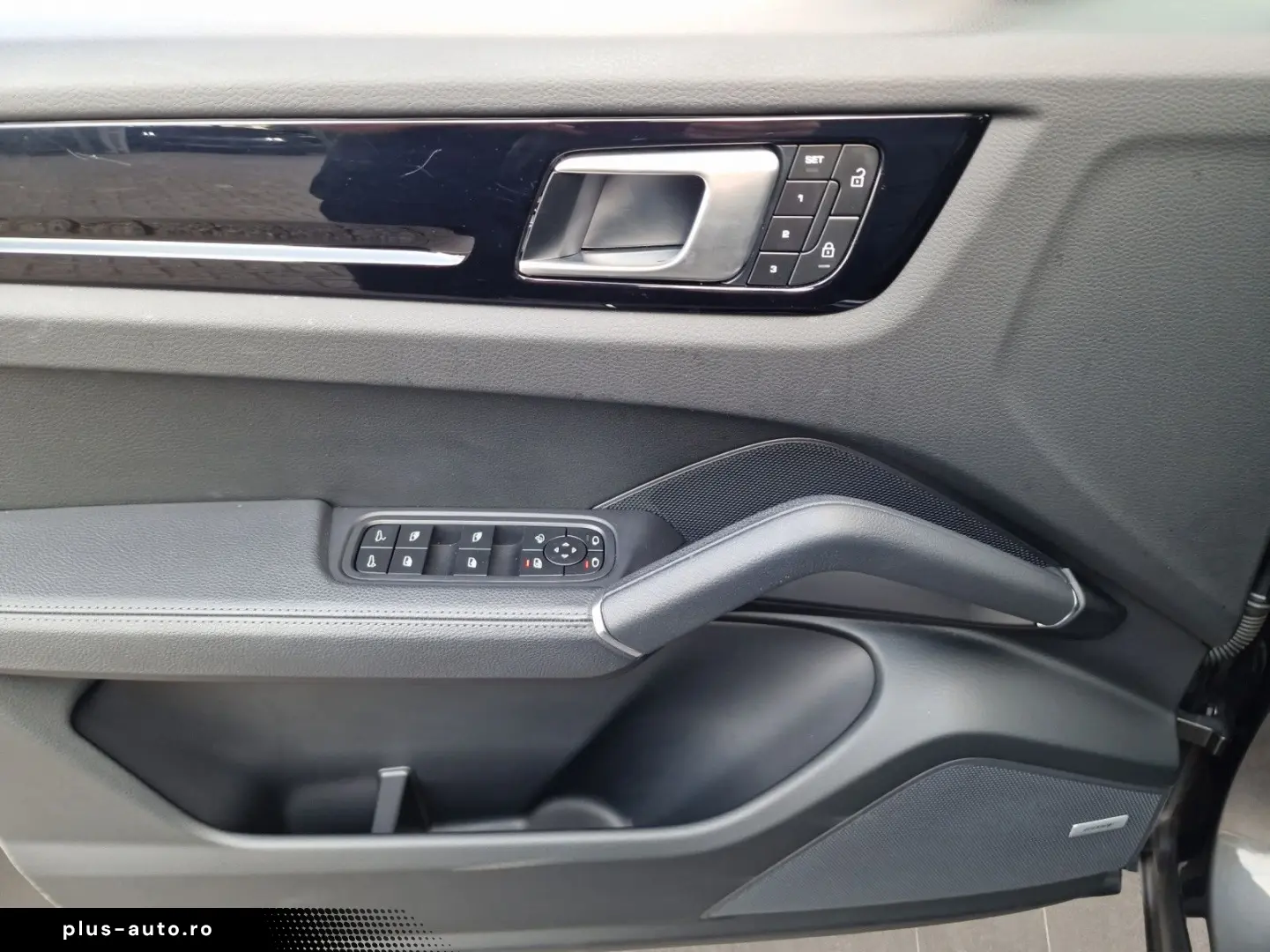 PORSCHE Cayenne Coupé 360 InnoD 4RadLenk. SoftClose Luft