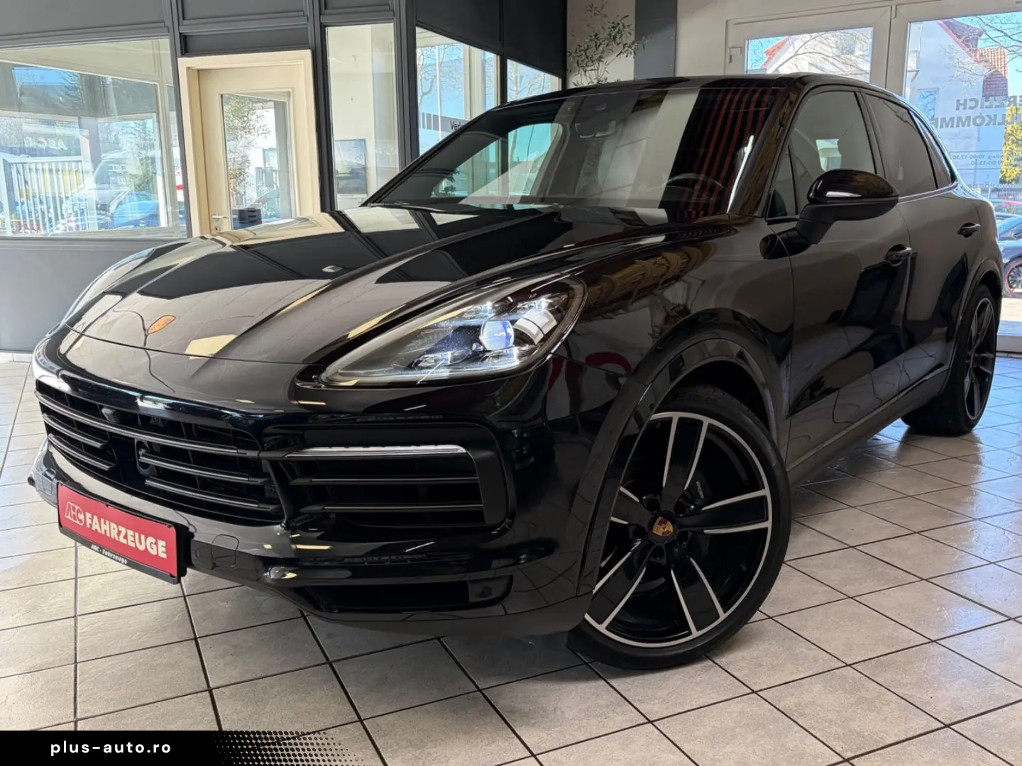 PORSCHE Cayenne Platinum Edition 1.Hand   Porsche Scheck