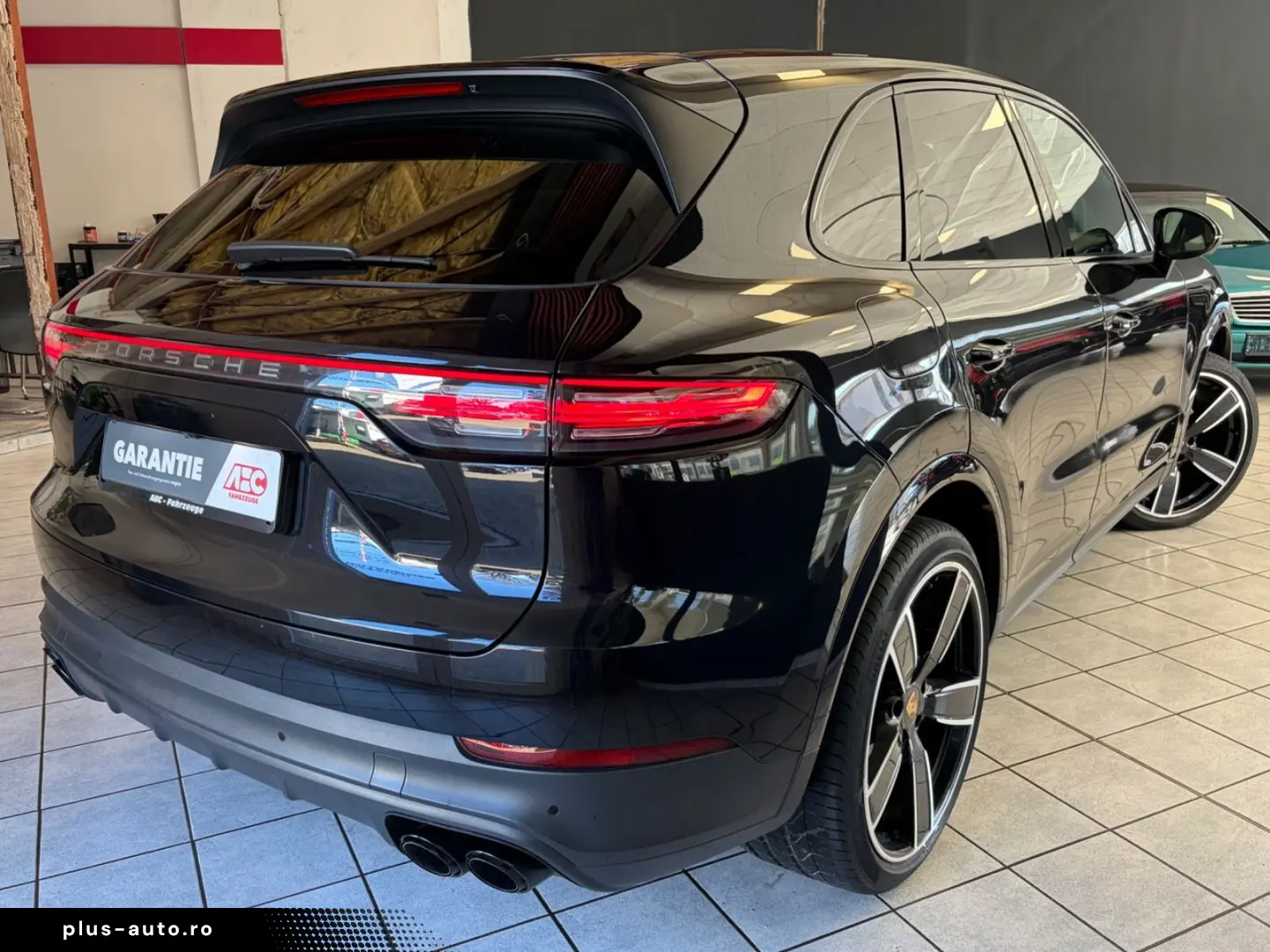 PORSCHE Cayenne Platinum Edition 1.Hand   Porsche Scheck