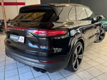 PORSCHE Cayenne Platinum Edition 1.Hand   Porsche Scheck