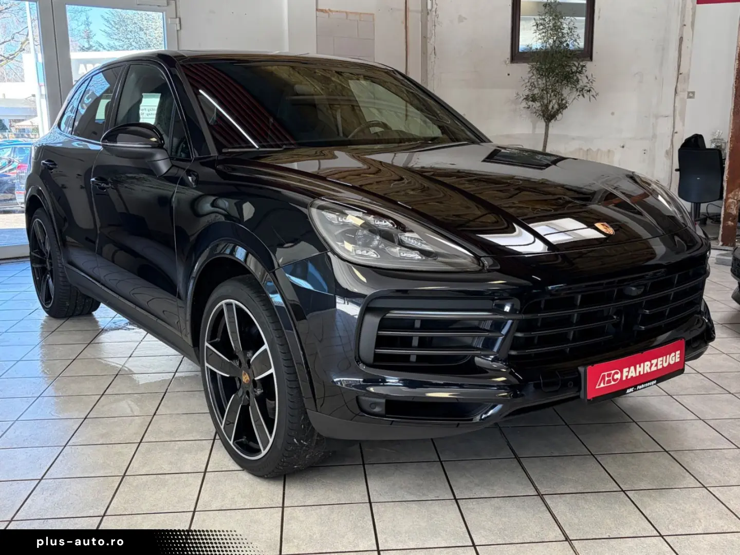 PORSCHE Cayenne Platinum Edition 1.Hand   Porsche Scheck