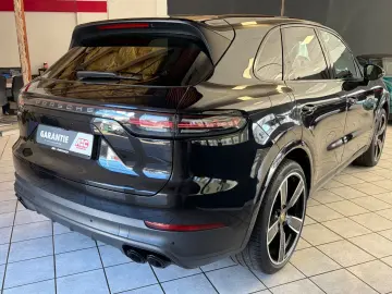 PORSCHE Cayenne Platinum Edition 1.Hand   Porsche Scheck