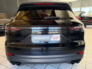 PORSCHE Cayenne Platinum Edition 1.Hand   Porsche Scheck