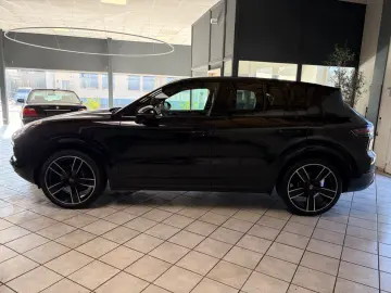 PORSCHE Cayenne Platinum Edition 1.Hand   Porsche Scheck