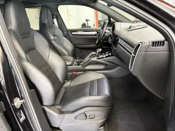 PORSCHE Cayenne Platinum Edition 1.Hand   Porsche Scheck