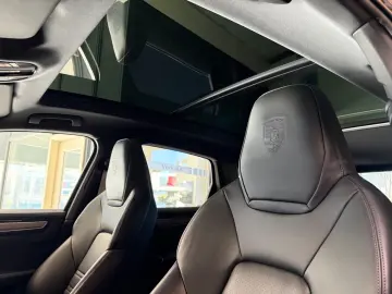 PORSCHE Cayenne Platinum Edition 1.Hand   Porsche Scheck