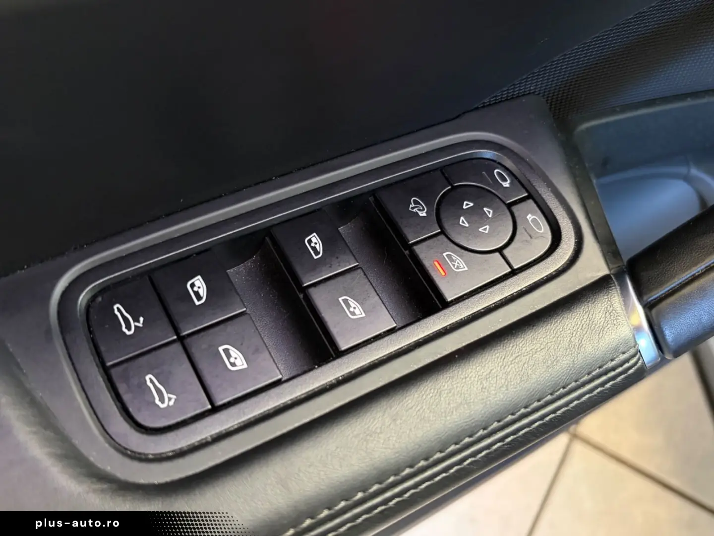 PORSCHE Cayenne Platinum Edition 1.Hand   Porsche Scheck