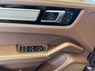 PORSCHE Cayenne S Platinum Edition Approved Memory Bose