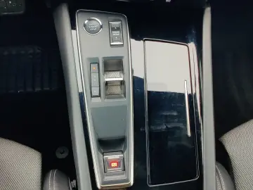 Provenienta  Romania- Revii la reprezentanta Peugeot