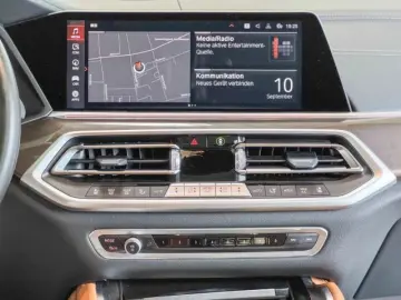 BMW X6 M50 xDrive H&K Memory Pano StandHZG UPE 137.9