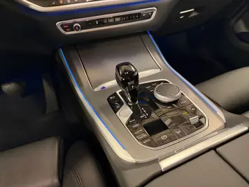 BMW X5 xDrive45e AHK LiveCockpitProf Head-Up Kamera