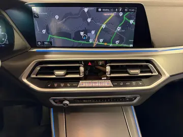 BMW X5 xDrive45e AHK LiveCockpitProf Head-Up Kamera