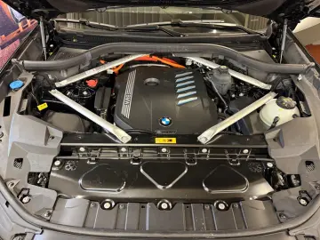 BMW X5 xDrive45e AHK LiveCockpitProf Head-Up Kamera