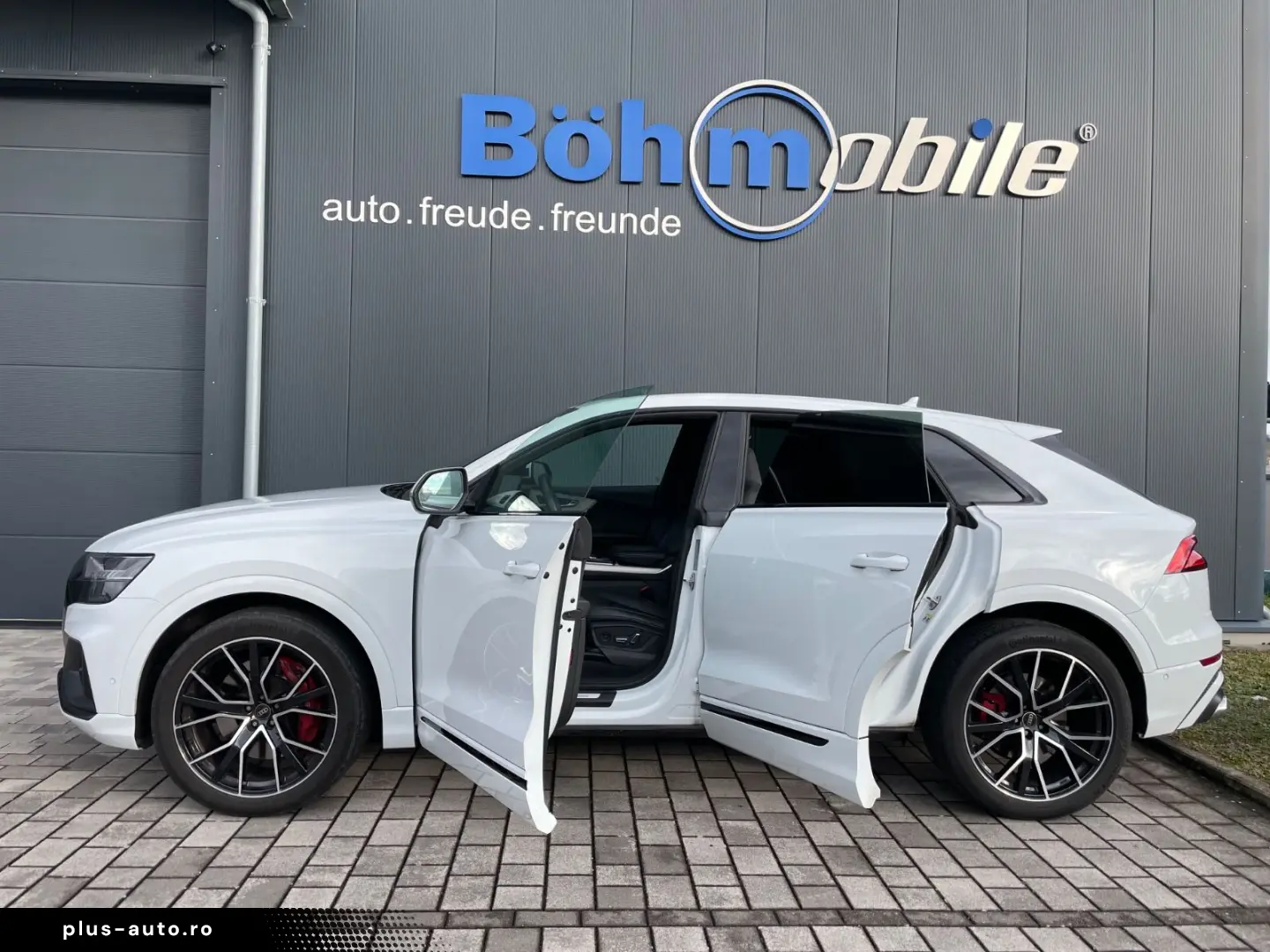 AUDI SQ8 4.0 TFSI Pano AHK STDHZG HUD 22 Zoll MWST